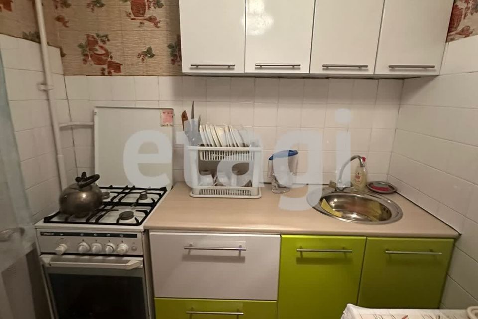 Продаётся 4-комнатная квартира, 58.5 м²