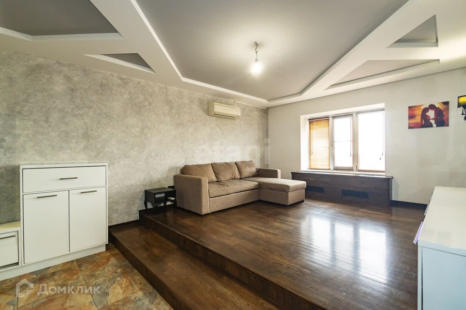 Продаётся 1-комнатная квартира, 43 м²