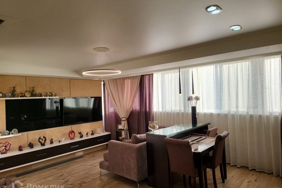 Продаётся 2-комнатная квартира, 74.6 м²