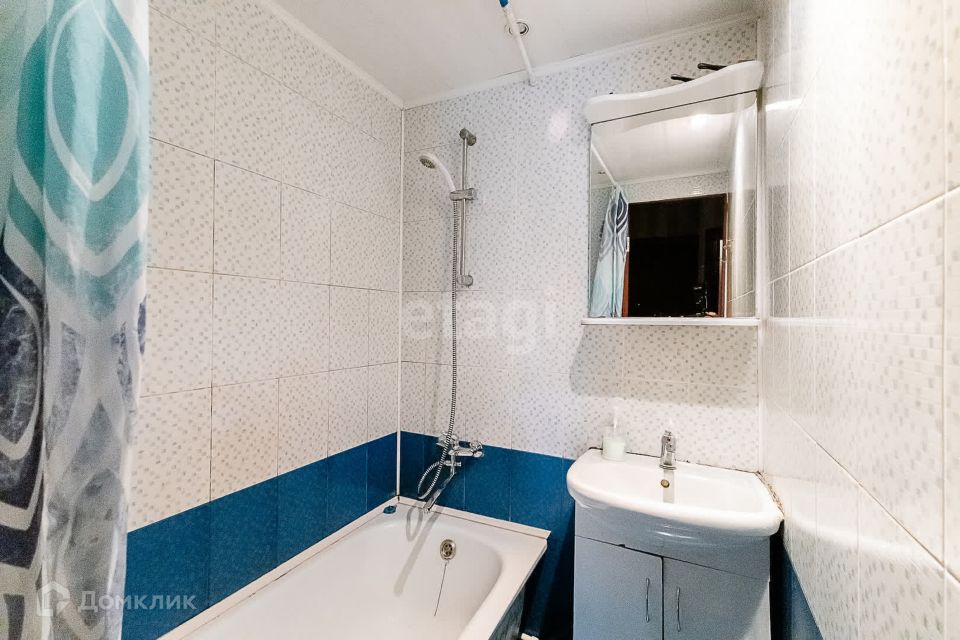 Продаётся 4-комнатная квартира, 63.4 м²