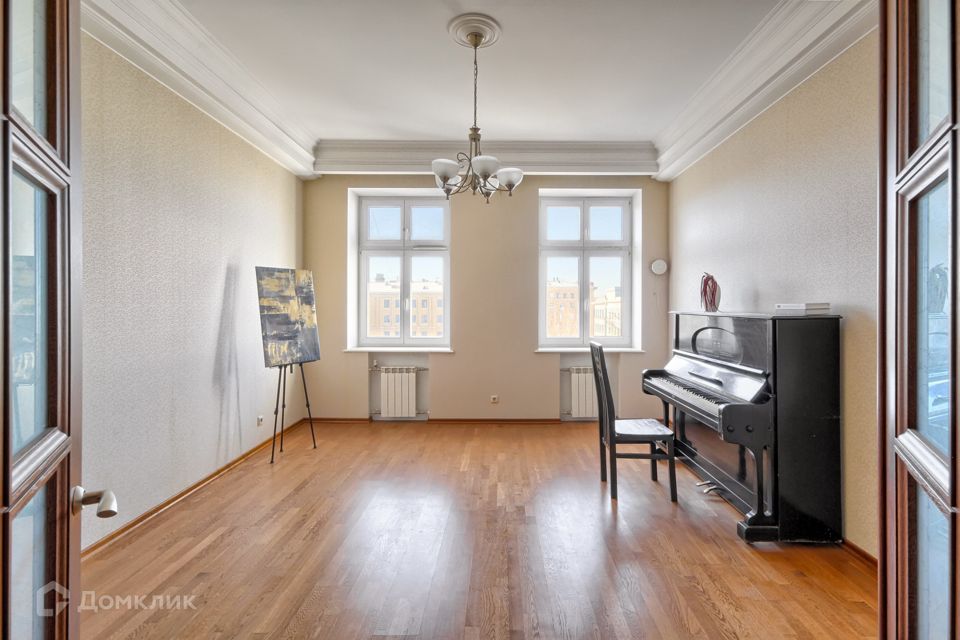 Продаётся 3-комнатная квартира, 111 м²