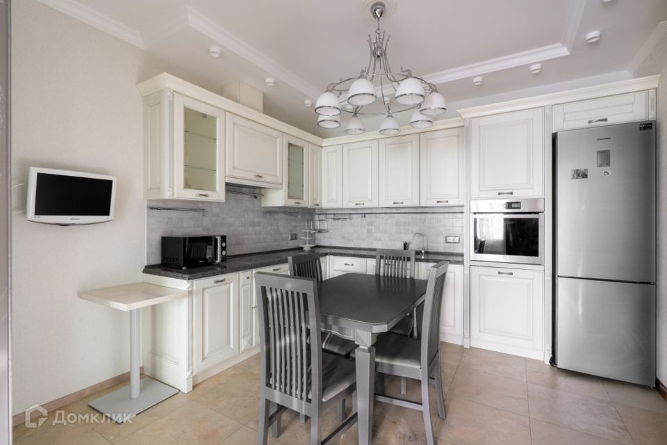 Сдаётся 2-комнатная квартира, 64 м²