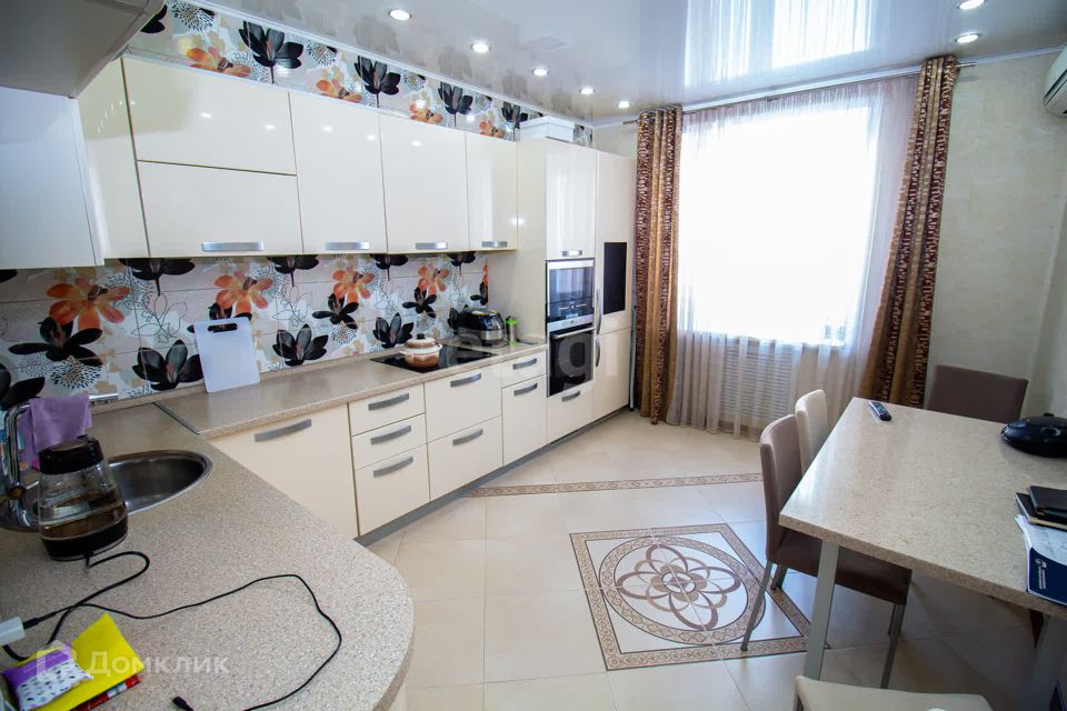 Продаётся 2-комнатная квартира, 60.3 м²