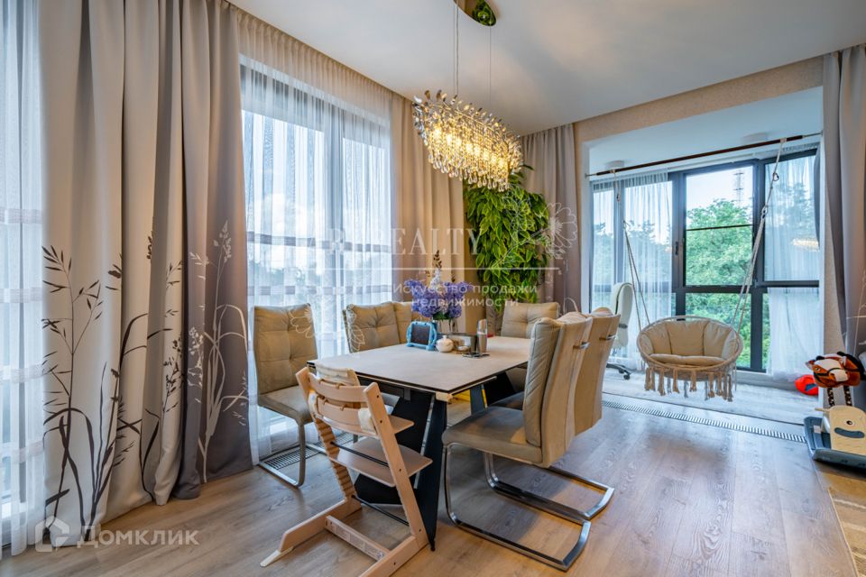 Продаётся 3-комнатная квартира, 114 м²