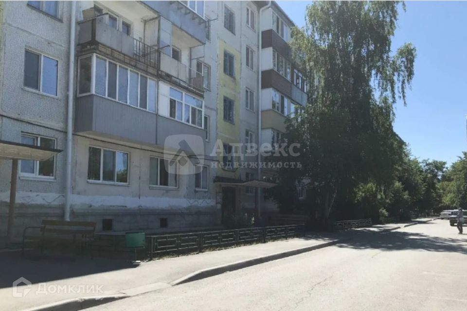 Продаётся 4-комнатная квартира, 55.5 м²