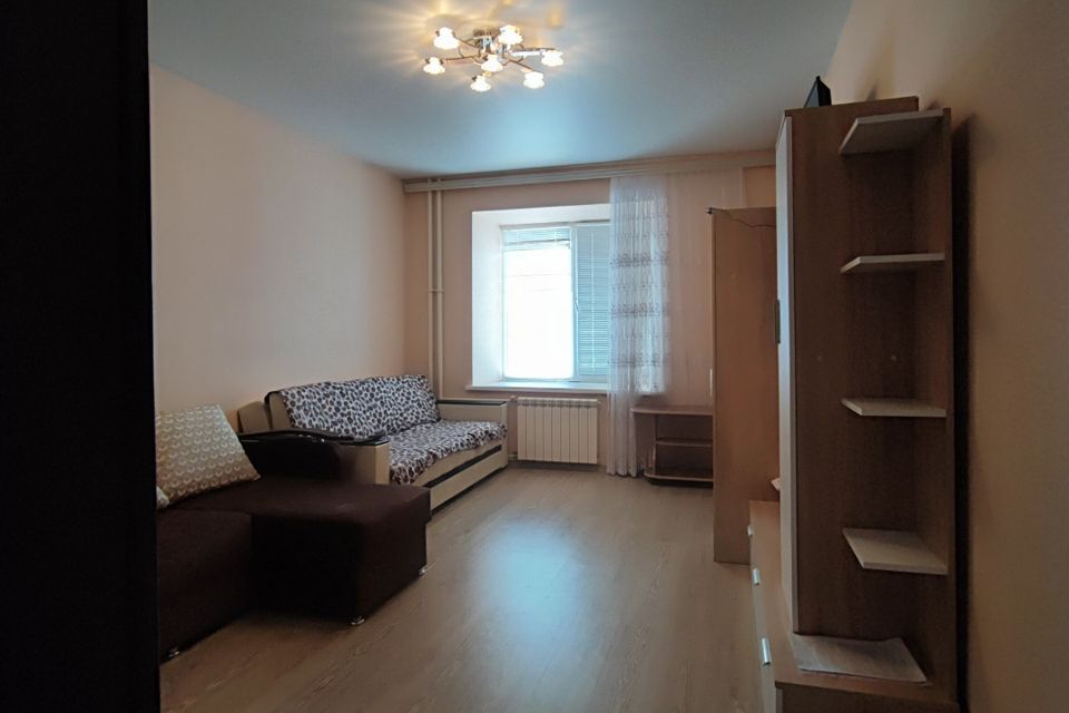 Сдаётся 2-комнатная квартира, 82 м²
