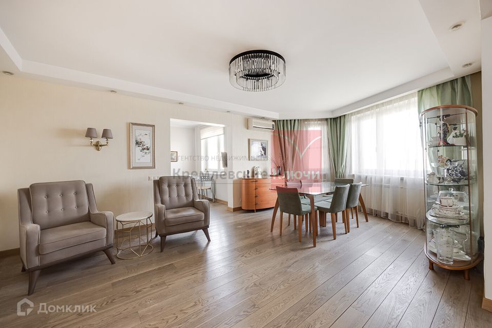 Продаётся 3-комнатная квартира, 105.5 м²