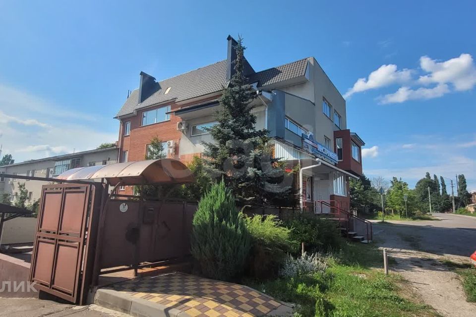 Продаётся 3-комнатная квартира, 100 м²