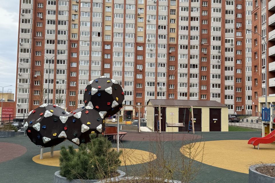 Продаётся 1-комнатная квартира, 42 м²