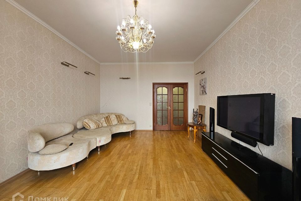 Продаётся 3-комнатная квартира, 114 м²
