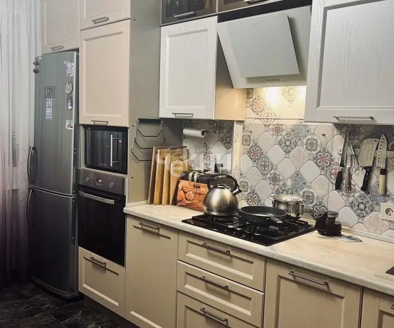 Продаётся 4-комнатная квартира, 81.5 м²