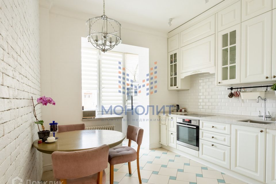 Продаётся 5-комнатная квартира, 167 м²