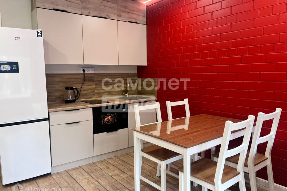 Сдаётся 2-комнатная квартира, 64.8 м²