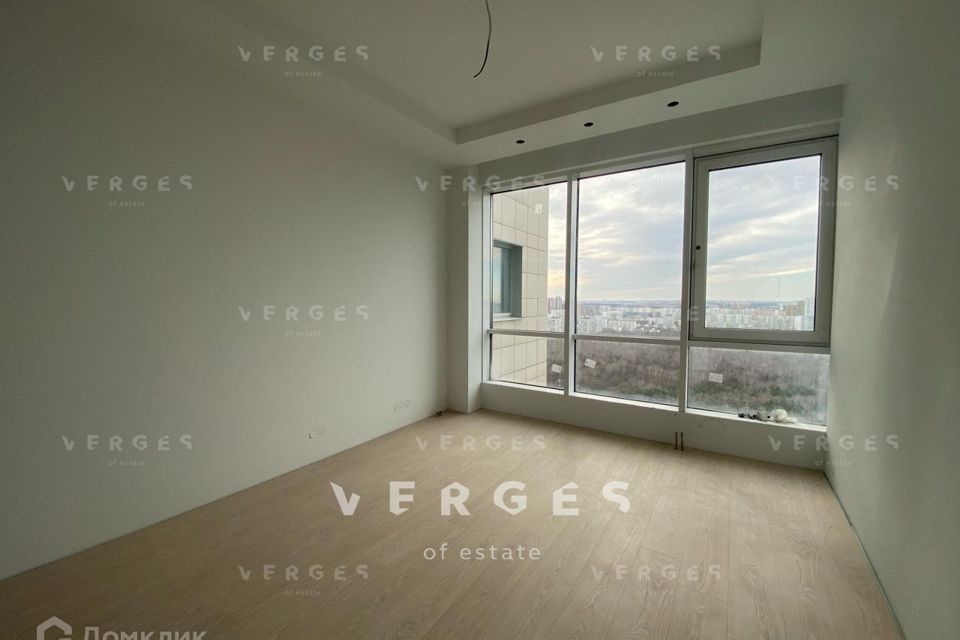 Продаётся 4-комнатная квартира, 130 м²