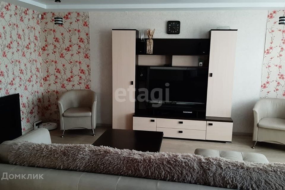 Продаётся 4-комнатная квартира, 101.6 м²