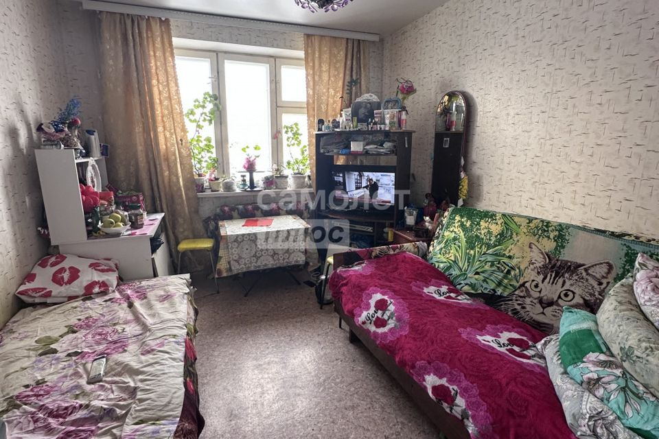 Продаётся комната в 3-комн. квартире, 17 м²