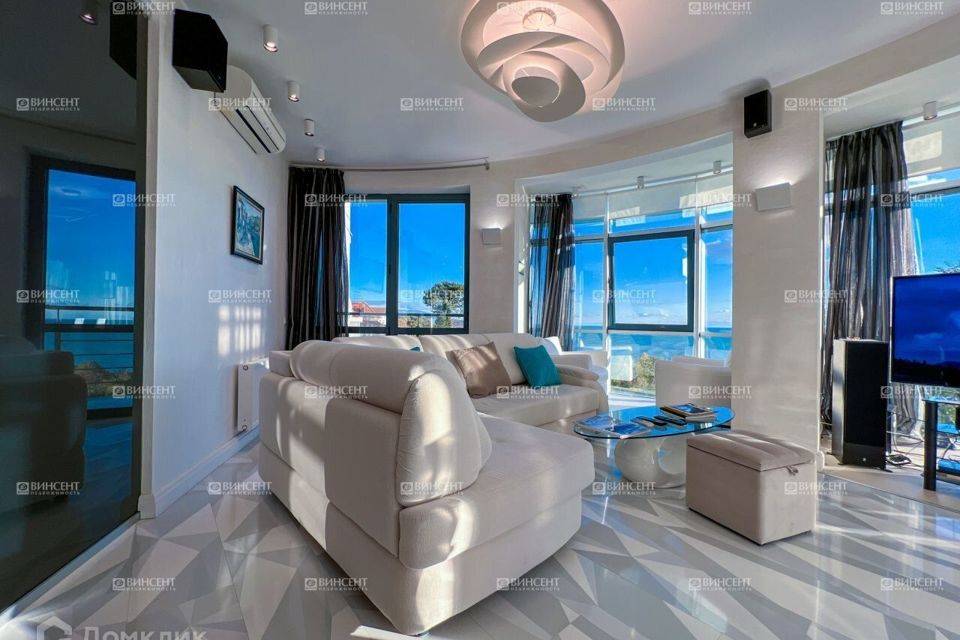 Продаётся 4-комнатная квартира, 114 м²