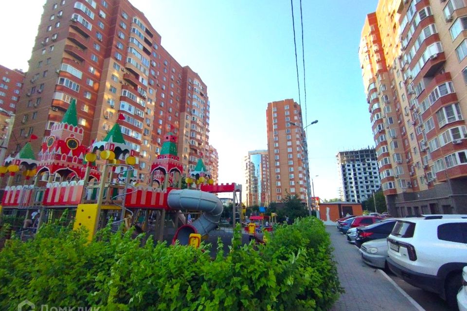 Продаётся 2-комнатная квартира, 69.5 м²