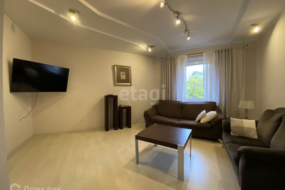 Продаётся 3-комнатная квартира, 105 м²
