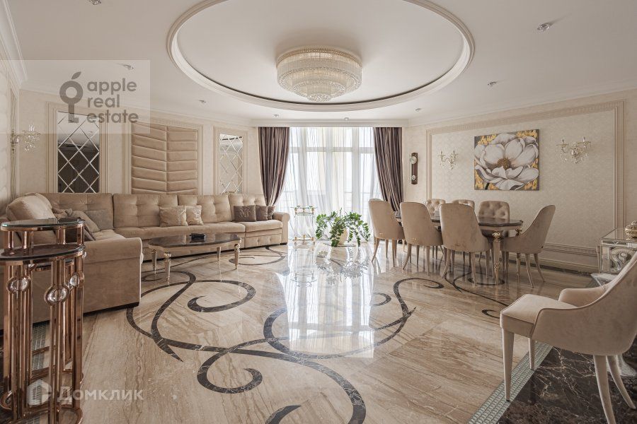 Сдаётся 4-комнатная квартира, 200 м²