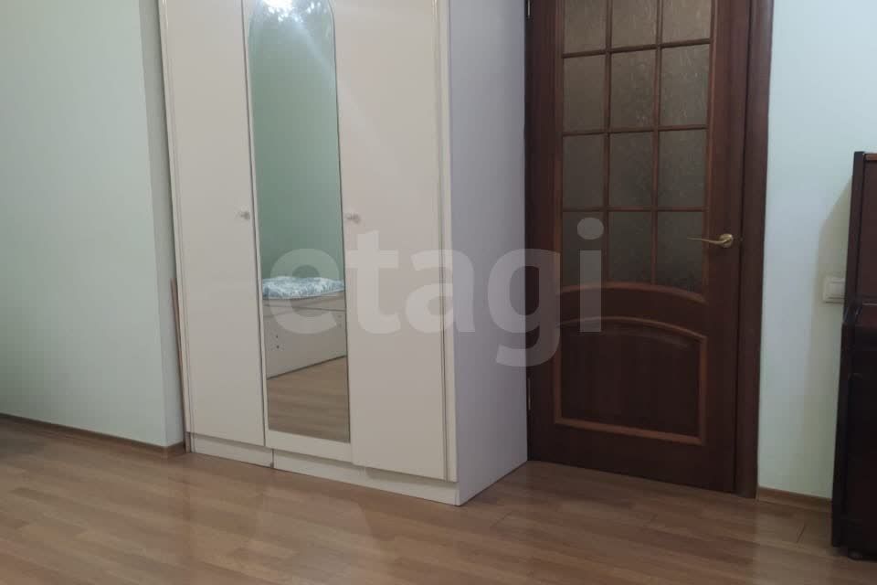 Продаётся 1-комнатная квартира, 57 м²