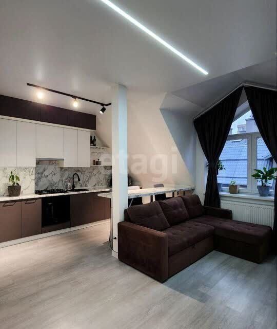 Продаётся 2-комнатная квартира, 63.8 м²