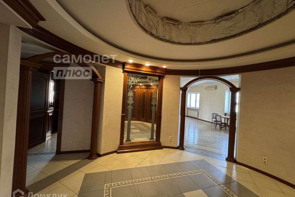 Продаётся 5-комнатная квартира, 190.7 м²