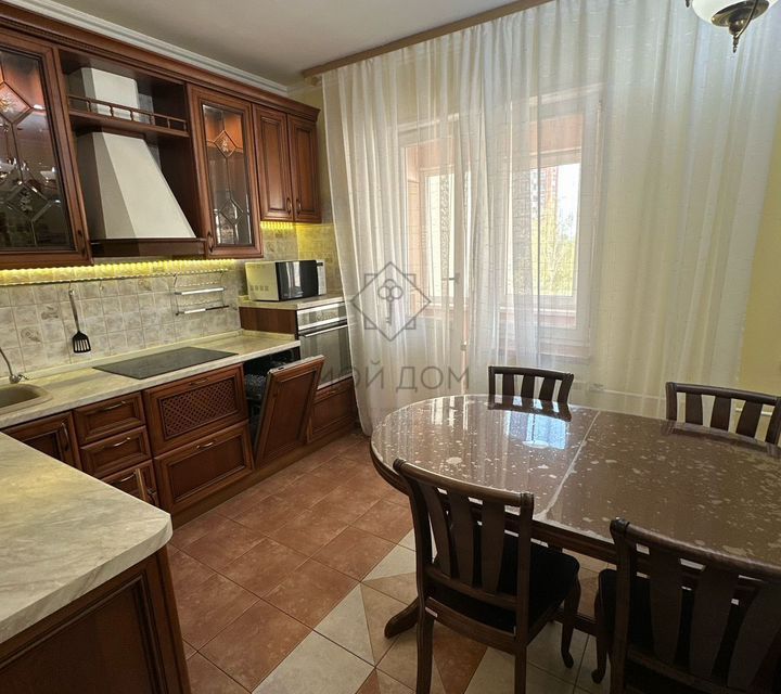 Сдаётся 3-комнатная квартира, 95 м²