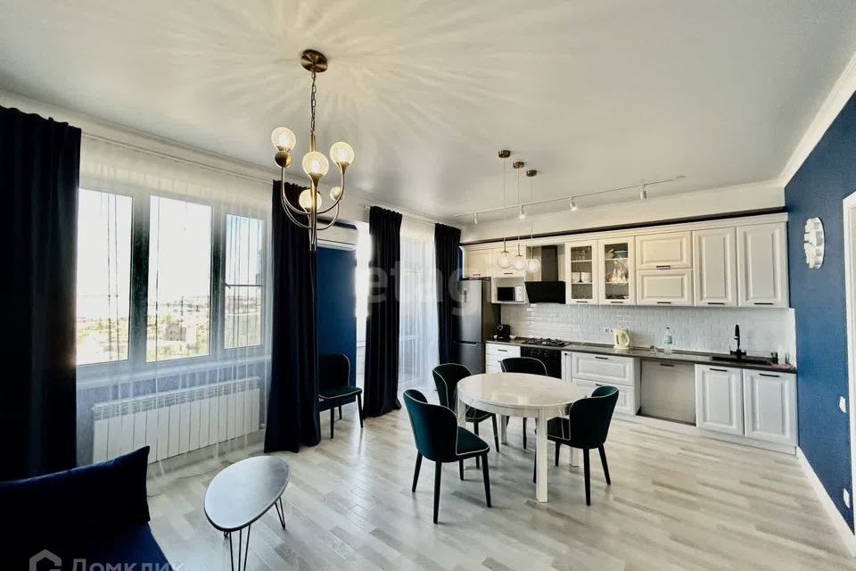 Продаётся 3-комнатная квартира, 100 м²