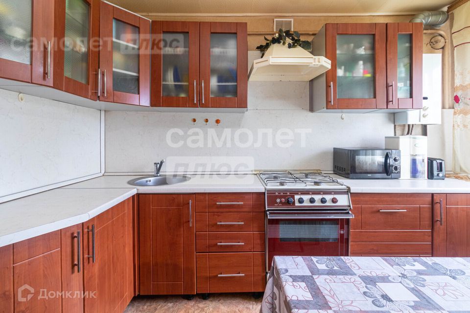 Продаётся 4-комнатная квартира, 75.6 м²