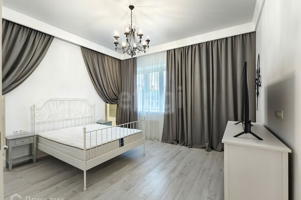 Продаётся 2-комнатная квартира, 75.2 м²