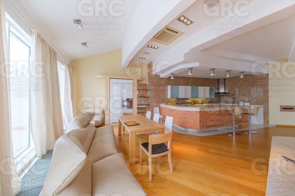 Продаётся студия, 600 м²
