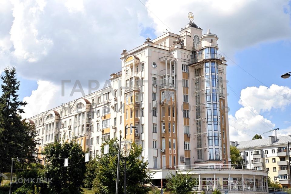 Продаётся 3-комнатная квартира, 117 м²