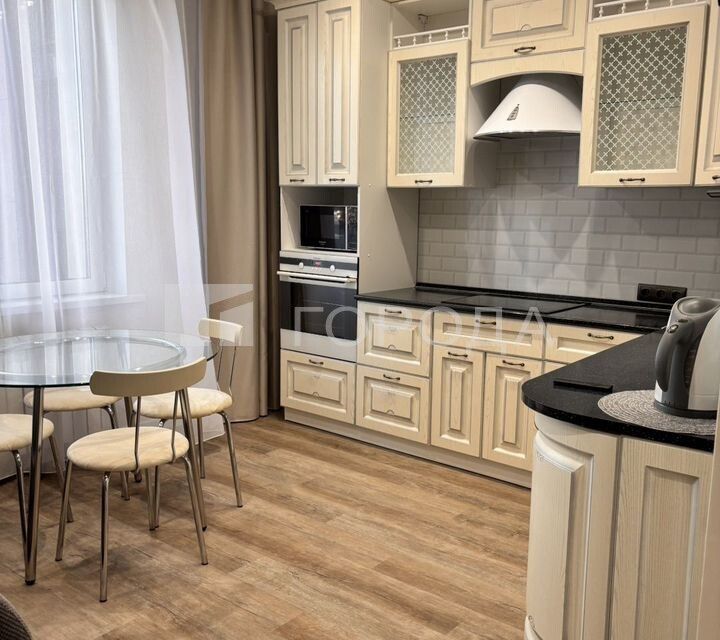 Сдаётся 1-комнатная квартира, 42 м²
