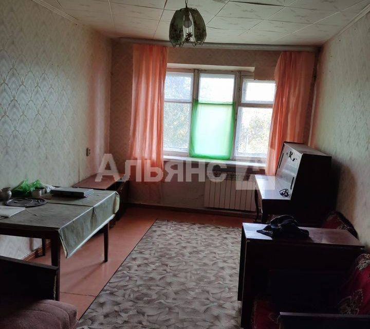 Продаётся 3-комнатная квартира, 57.8 м²