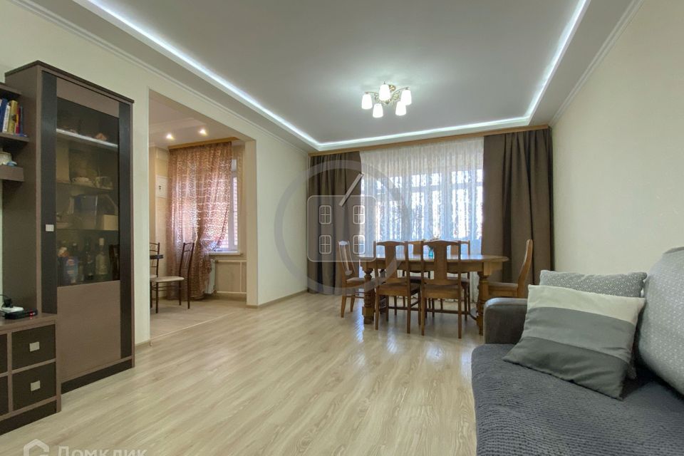 Продаётся 4-комнатная квартира, 113.5 м²