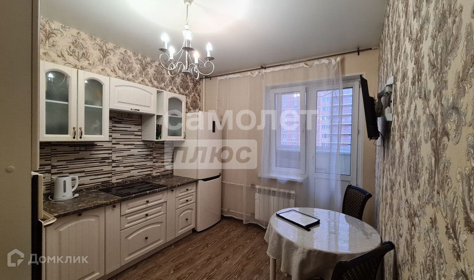 Продаётся 1-комнатная квартира, 42 м²