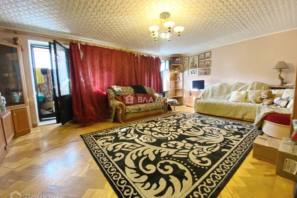 Продаётся 4-комнатная квартира, 127 м²