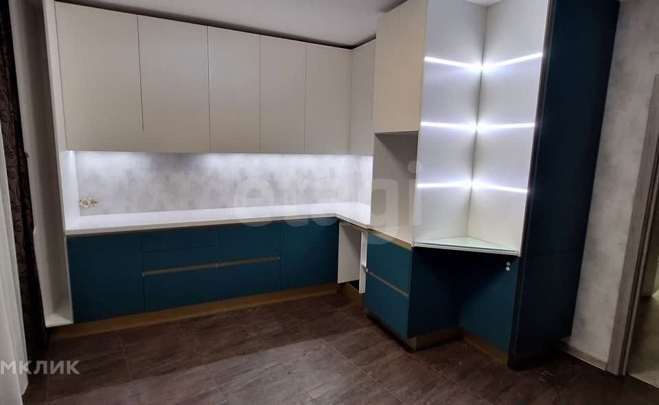Продаётся 4-комнатная квартира, 183.1 м²