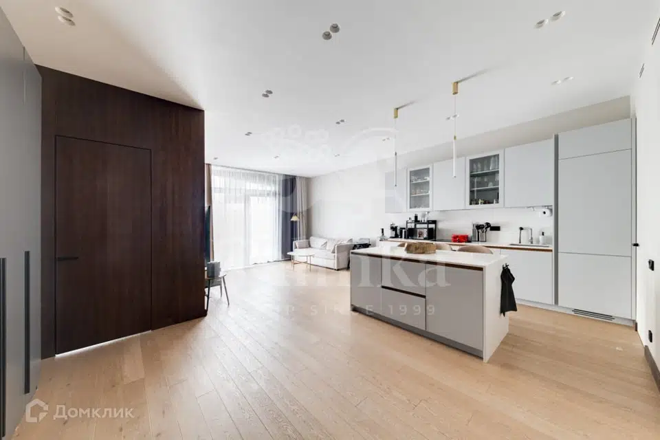Продаётся 2-комнатная квартира, 83.2 м²