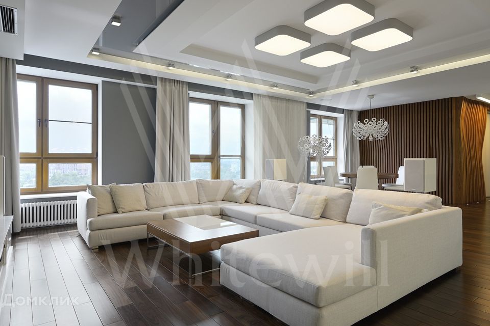 Продаётся 4-комнатная квартира, 205 м²