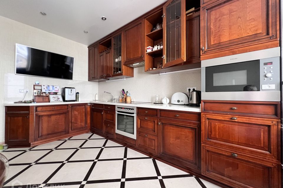 Продаётся 3-комнатная квартира, 77.6 м²