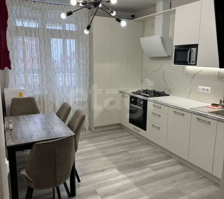 Продаётся 1-комнатная квартира, 42 м²