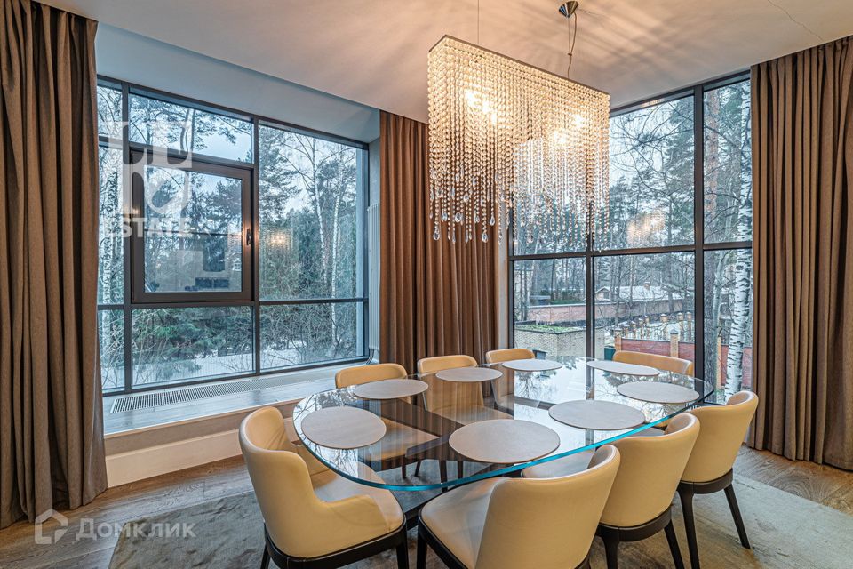 Продаётся 3-комнатная квартира, 220 м²