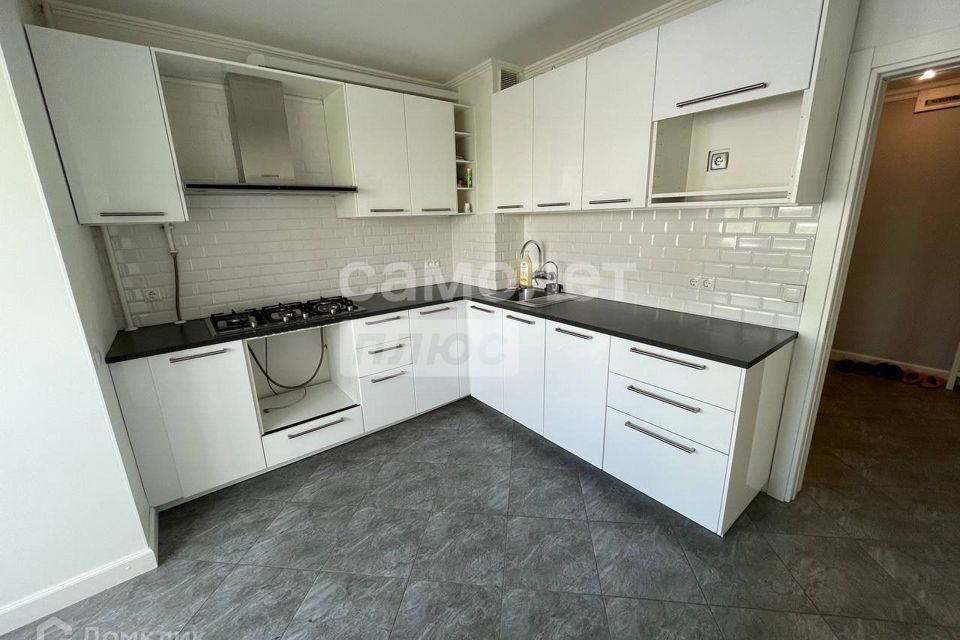 Продаётся 3-комнатная квартира, 65.7 м²