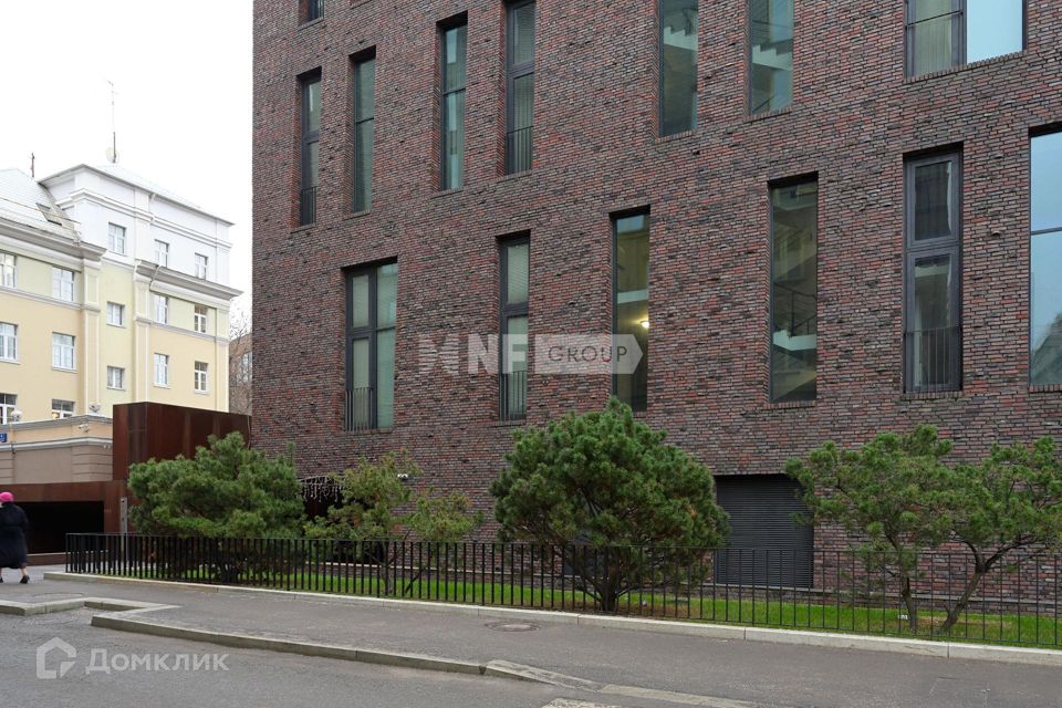 Продаётся 4-комнатная квартира, 214.3 м²