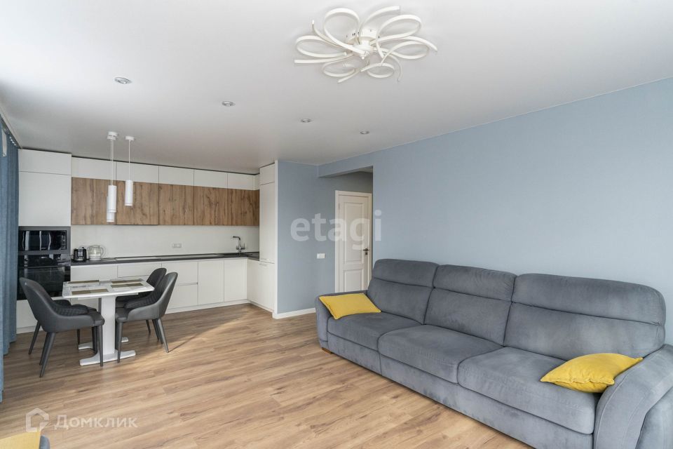 Продаётся 2-комнатная квартира, 69.2 м²
