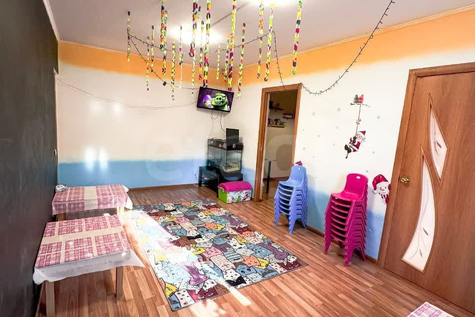 Продаётся 4-комнатная квартира, 82.2 м²
