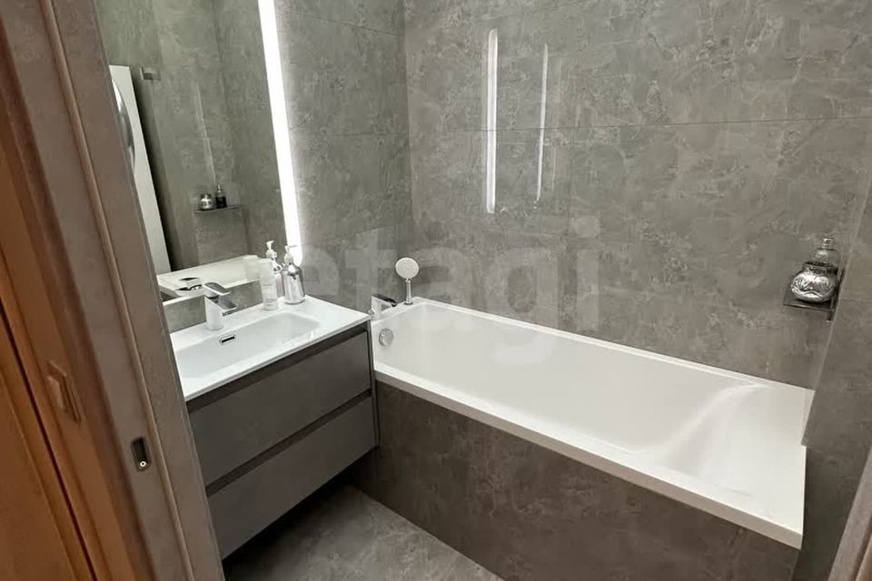 Продаётся 1-комнатная квартира, 55.5 м²