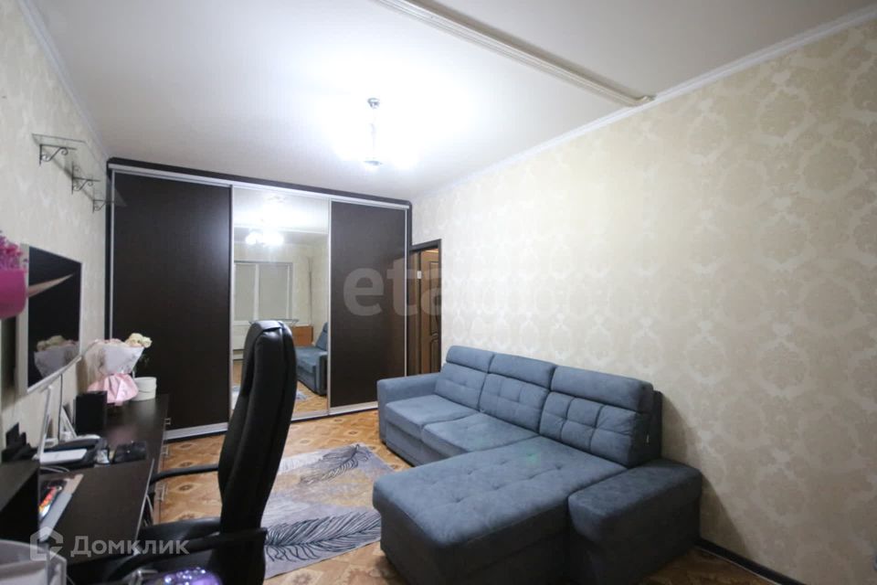 Продаётся 1-комнатная квартира, 39.2 м²